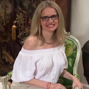 Meet your Posher, Gabriela